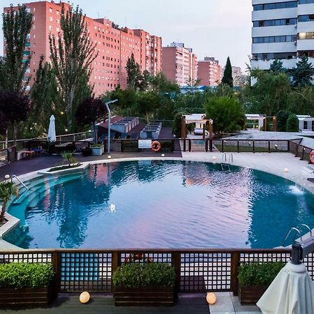 ยูโรสตาร์ สวีทส์ มิราซิเอร่า Hotel มาดริด ภายนอก รูปภาพ Swimming pool