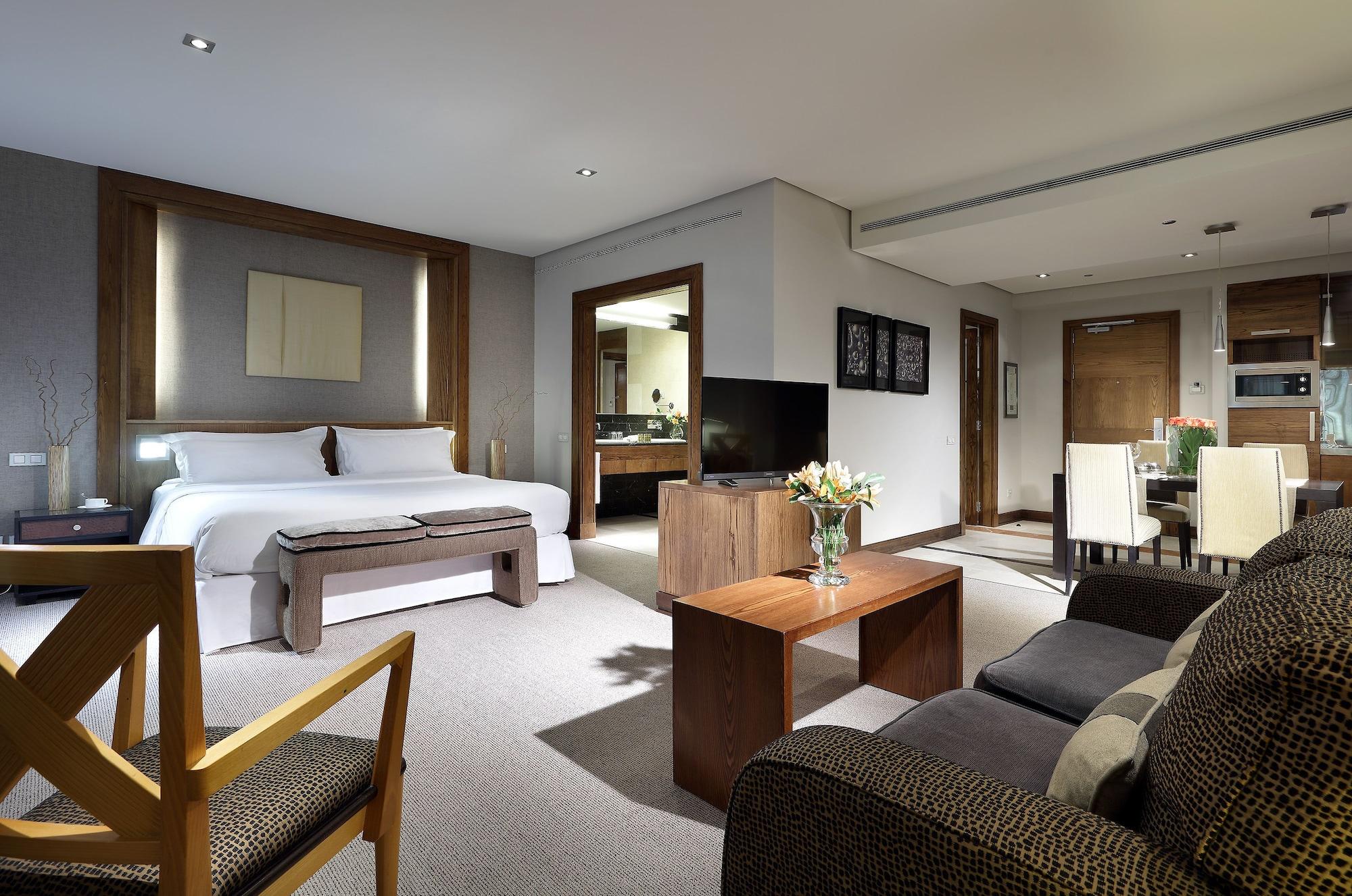 ยูโรสตาร์ สวีทส์ มิราซิเอร่า Hotel มาดริด ภายนอก รูปภาพ A suite at the Conrad London St. George's Wharf
