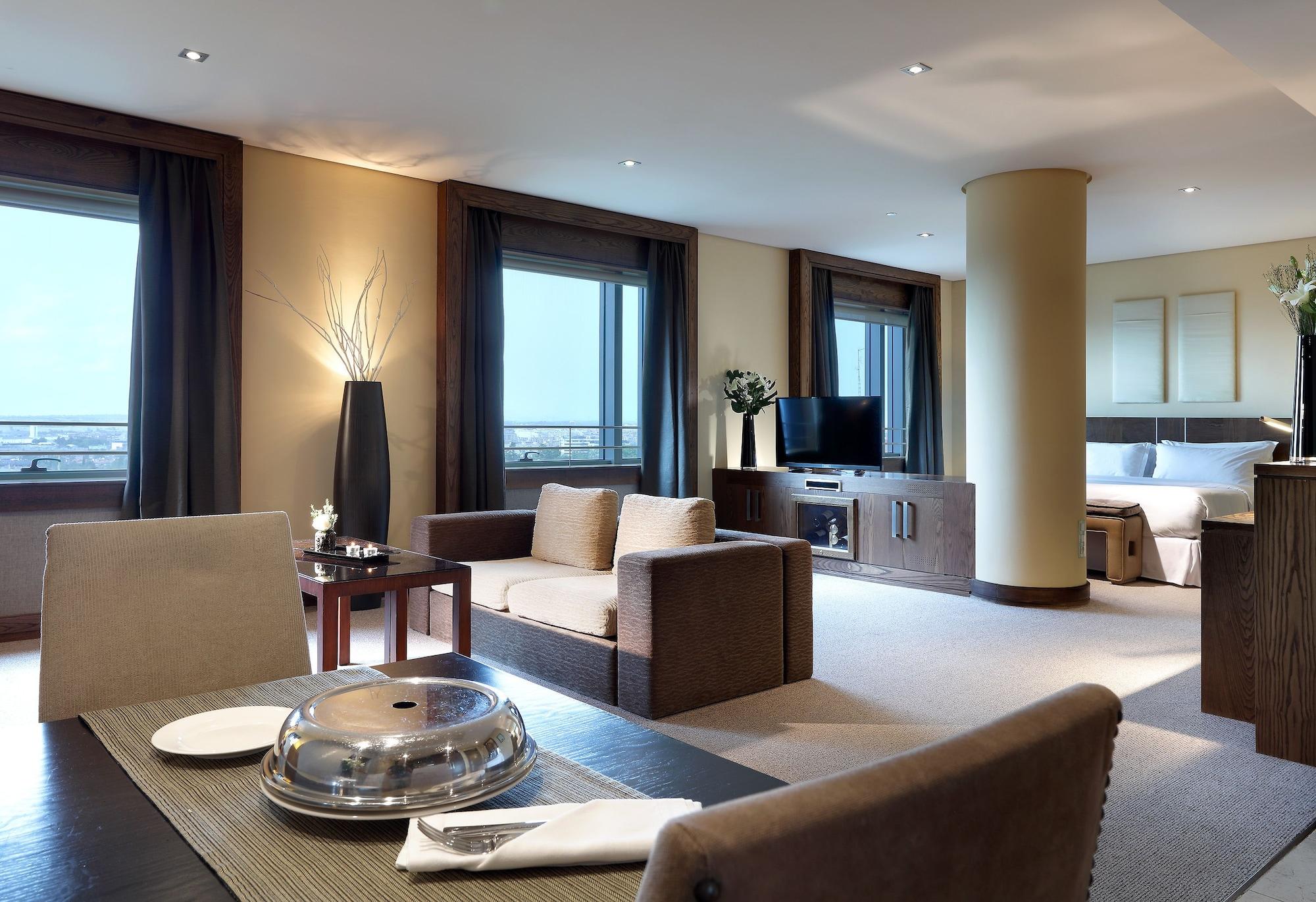 ยูโรสตาร์ สวีทส์ มิราซิเอร่า Hotel มาดริด ภายนอก รูปภาพ