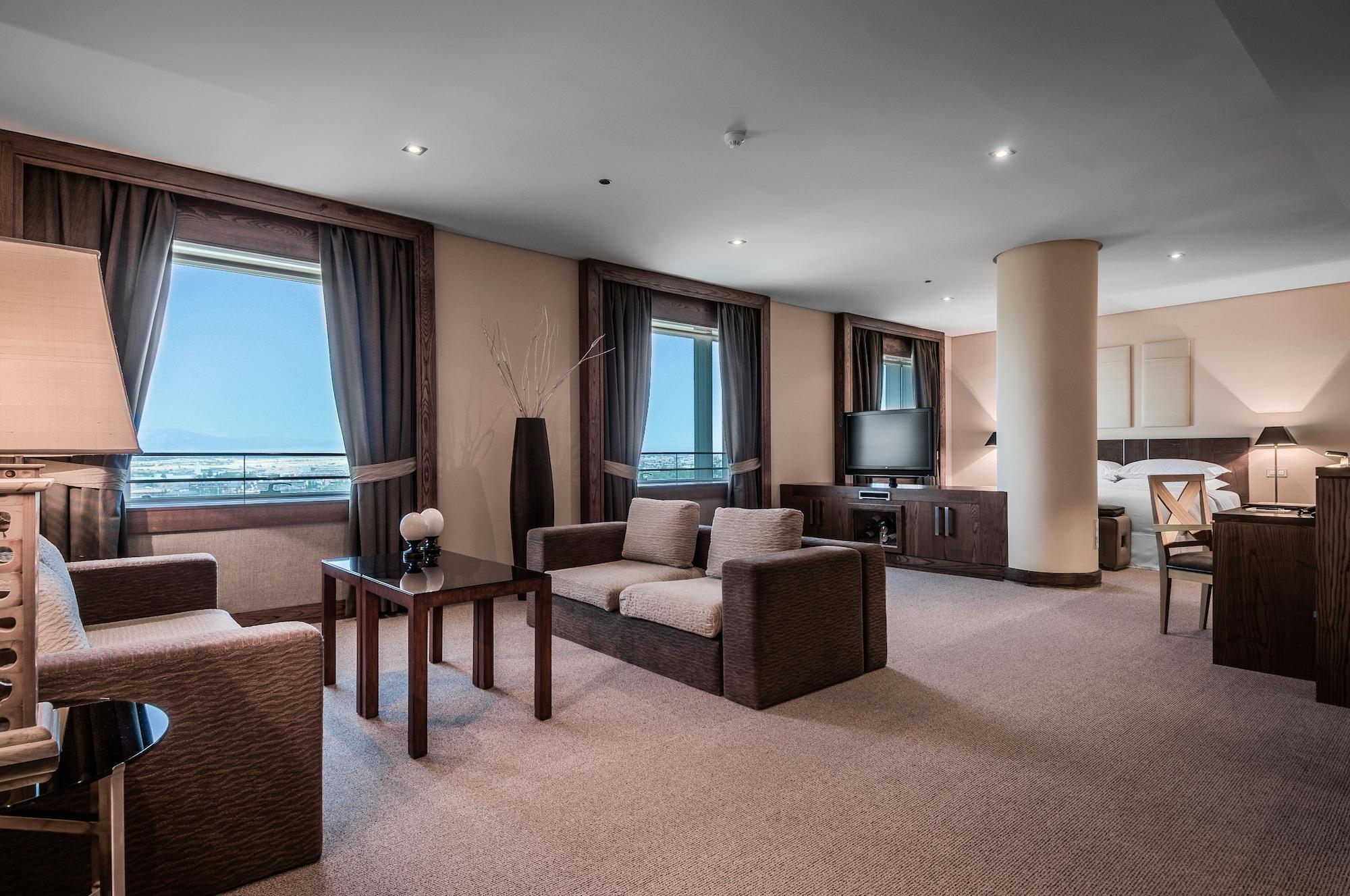 ยูโรสตาร์ สวีทส์ มิราซิเอร่า Hotel มาดริด ภายนอก รูปภาพ Suite