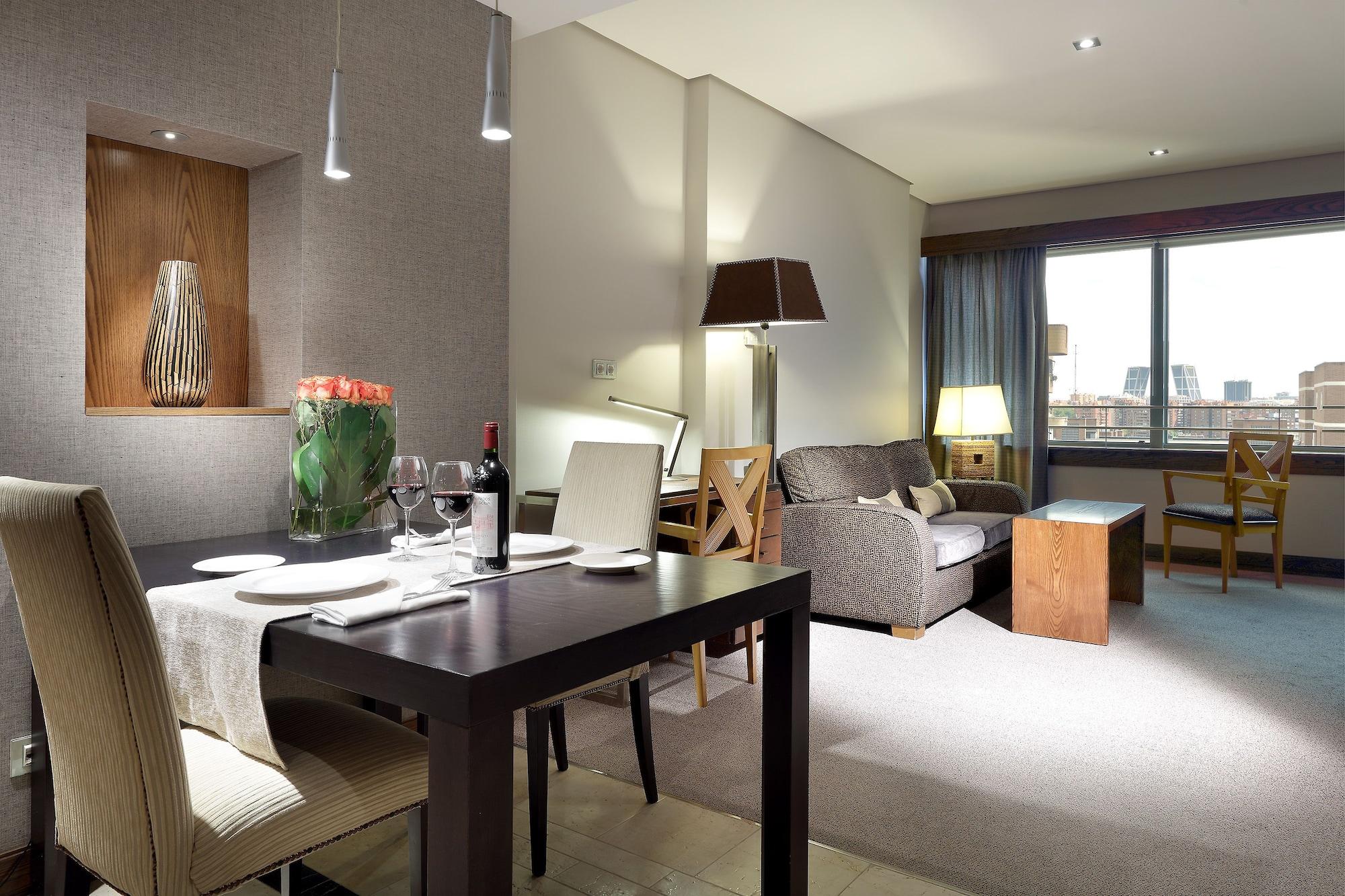 ยูโรสตาร์ สวีทส์ มิราซิเอร่า Hotel มาดริด ภายนอก รูปภาพ