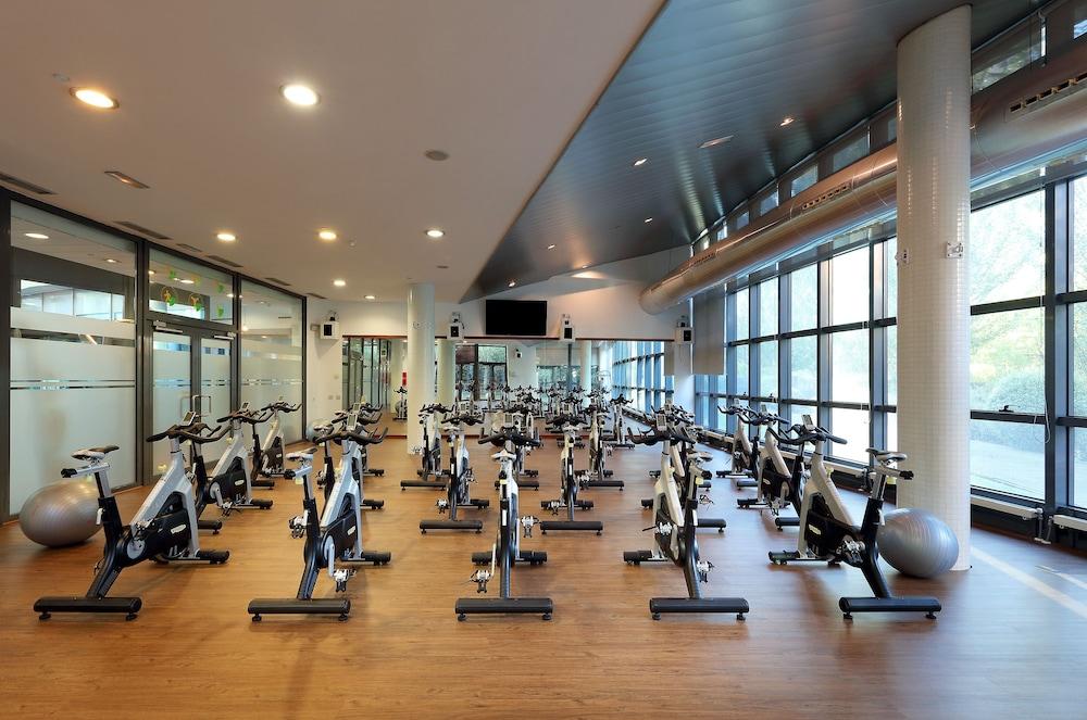 ยูโรสตาร์ สวีทส์ มิราซิเอร่า Hotel มาดริด ภายนอก รูปภาพ The gym at the University of Bath