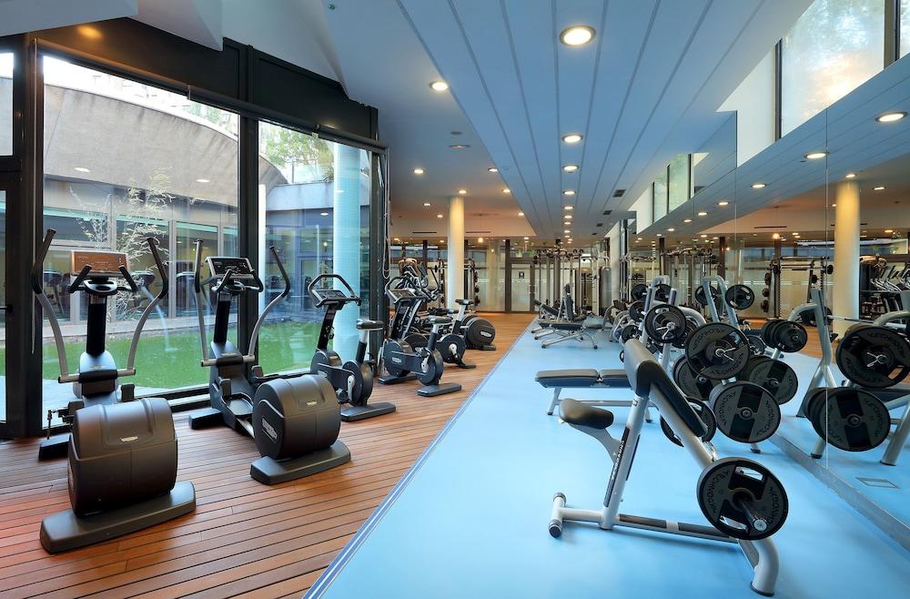 ยูโรสตาร์ สวีทส์ มิราซิเอร่า Hotel มาดริด ภายนอก รูปภาพ A gym in a hotel