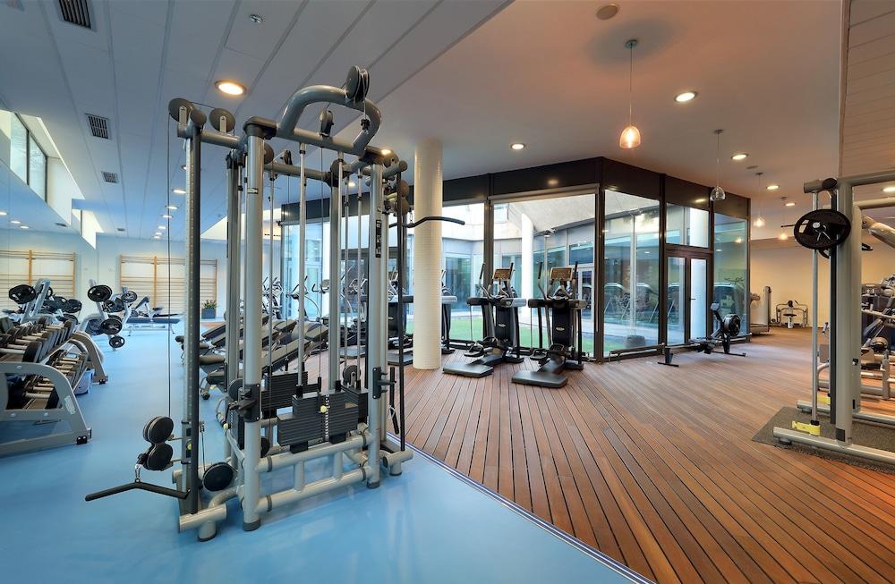 ยูโรสตาร์ สวีทส์ มิราซิเอร่า Hotel มาดริด ภายนอก รูปภาพ The gym at the hotel