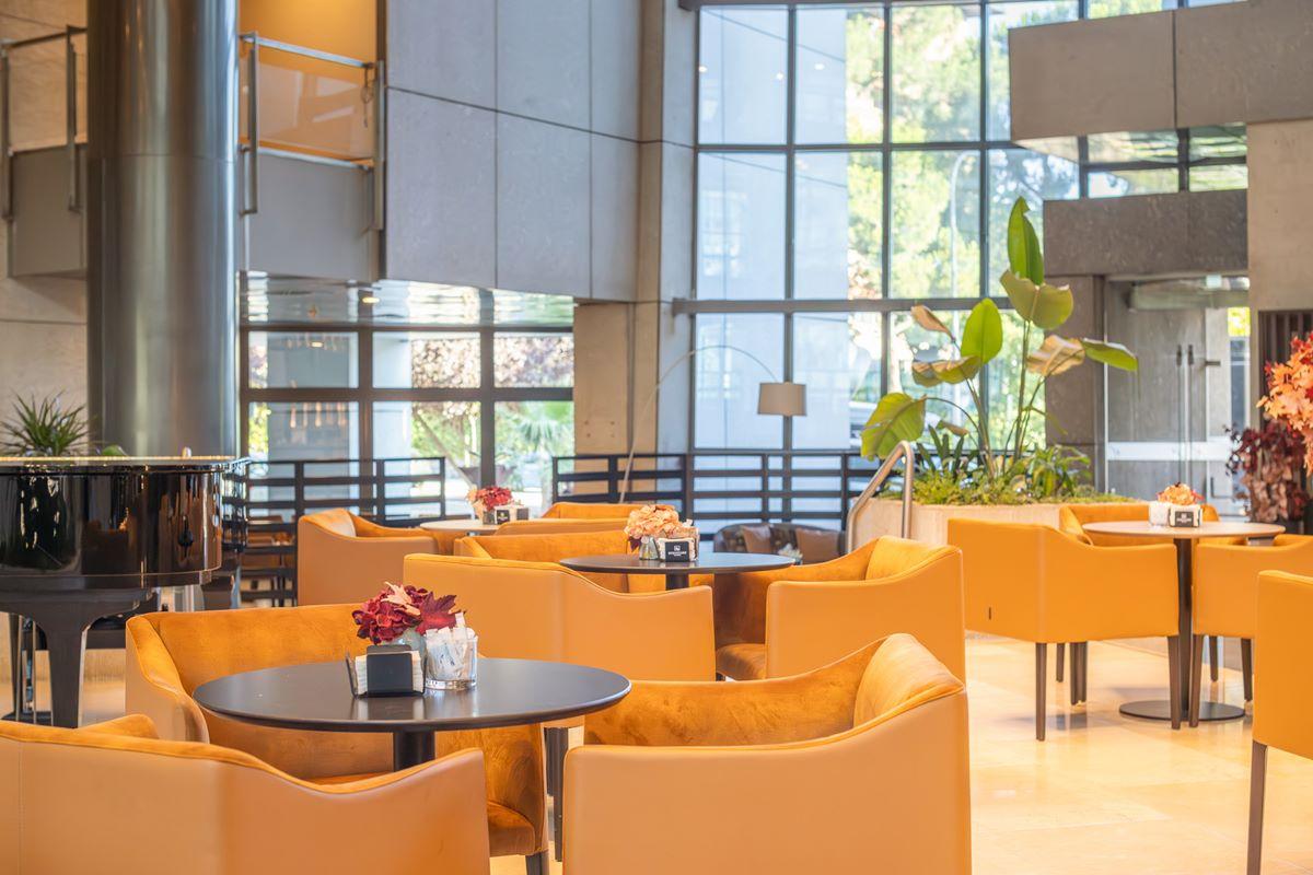 ยูโรสตาร์ สวีทส์ มิราซิเอร่า Hotel มาดริด ภายนอก รูปภาพ The lobby of the hotel