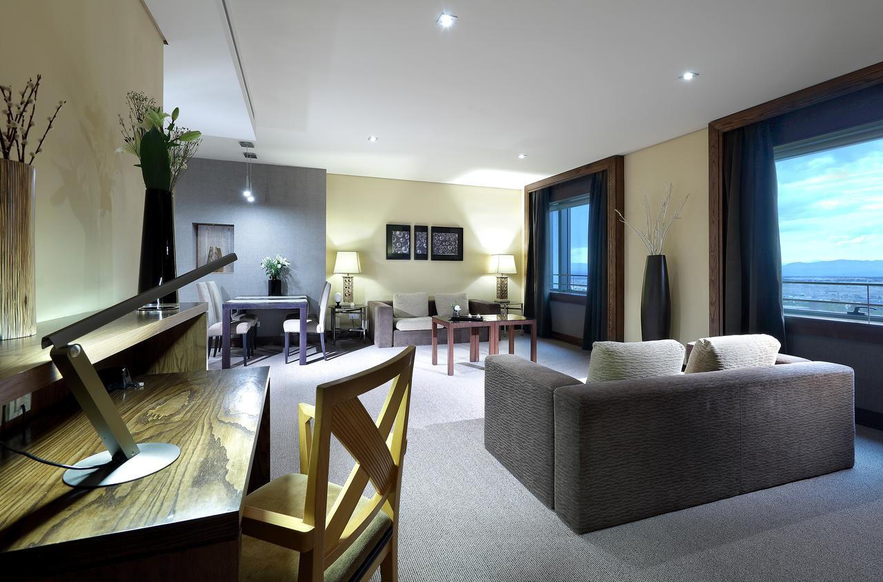 ยูโรสตาร์ สวีทส์ มิราซิเอร่า Hotel มาดริด ภายนอก รูปภาพ