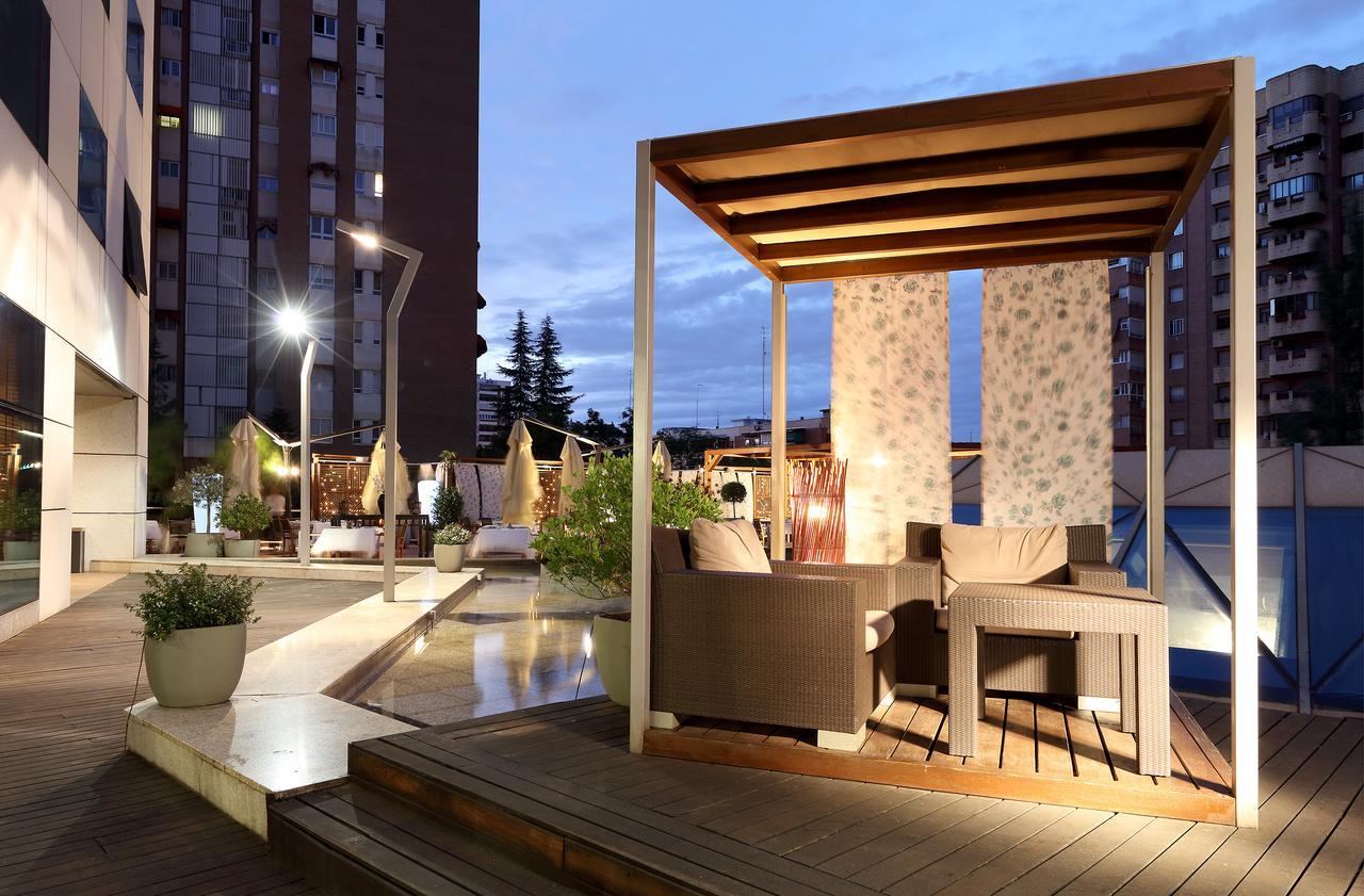 ยูโรสตาร์ สวีทส์ มิราซิเอร่า Hotel มาดริด ภายนอก รูปภาพ The Sky Bar